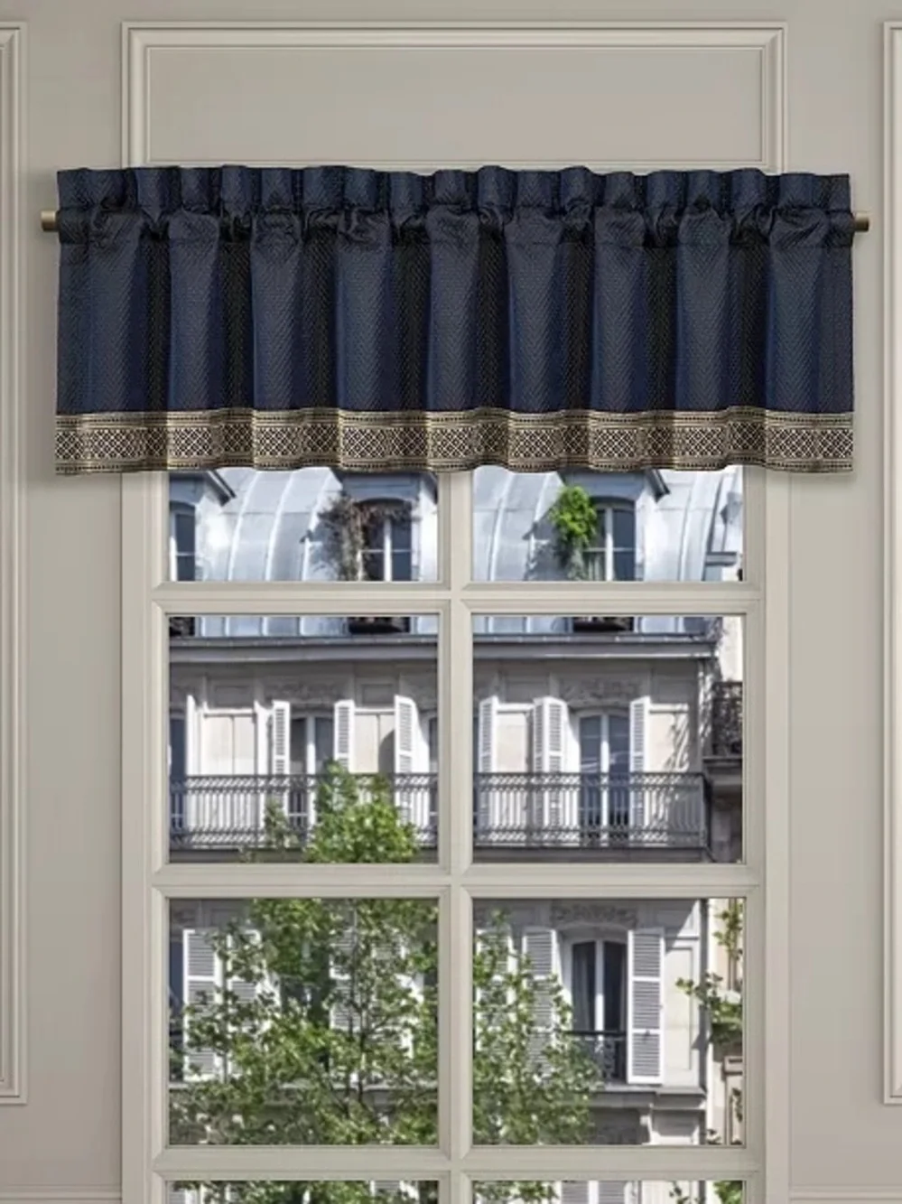 J Queen New York Excelsior Window Straight Valance, 18
